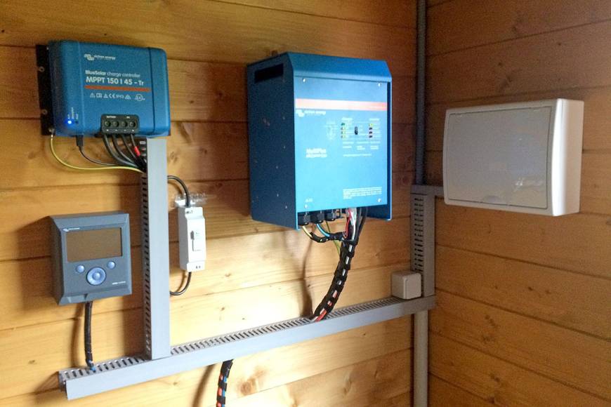 Instalación kit solar con baterías vivienda aislada en Asturias