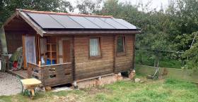 Instalación kit solar con baterías vivienda aislada en Asturias