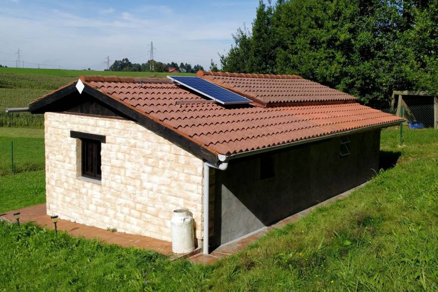Instalación solar kit solar vivienda aislada en Avilés (Asturias) 