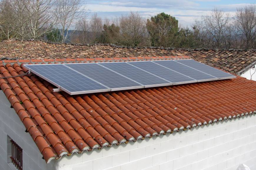 Instalación solar aislada cerca de Celanova (Ourense)