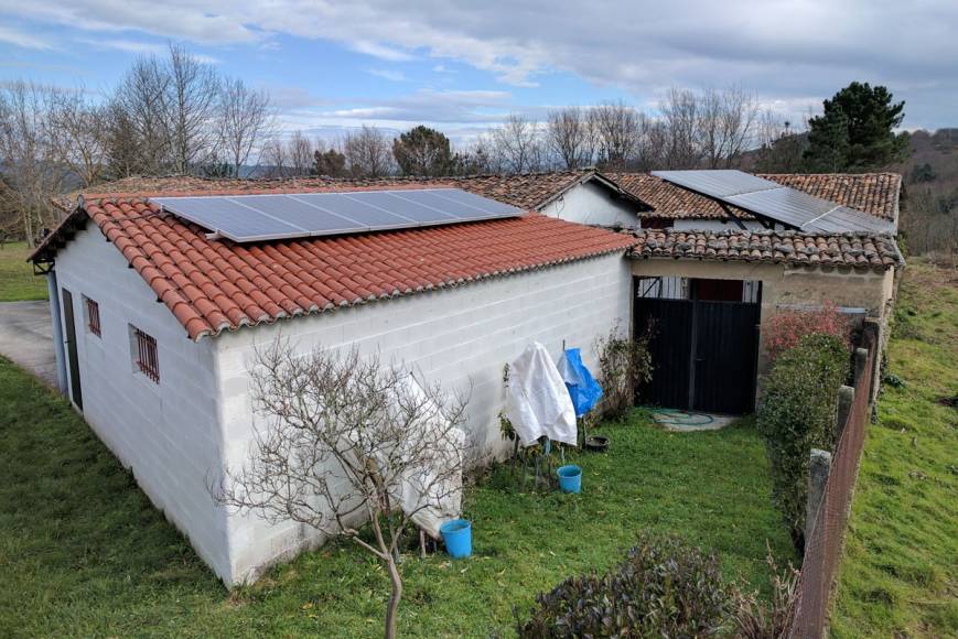 Instalación solar aislada cerca de Celanova (Ourense)