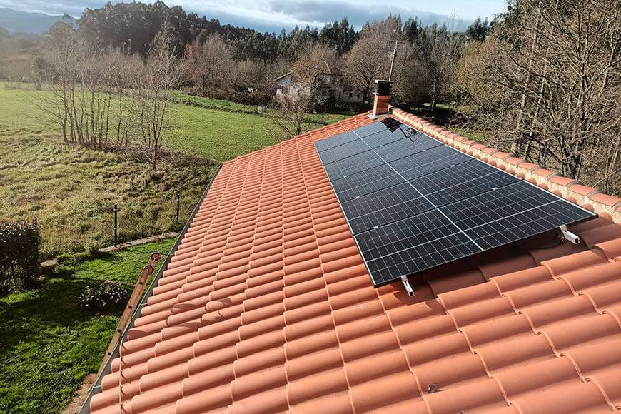 Instalación fotovoltaica de autoconsumo en Soto del Barco (Asturias)