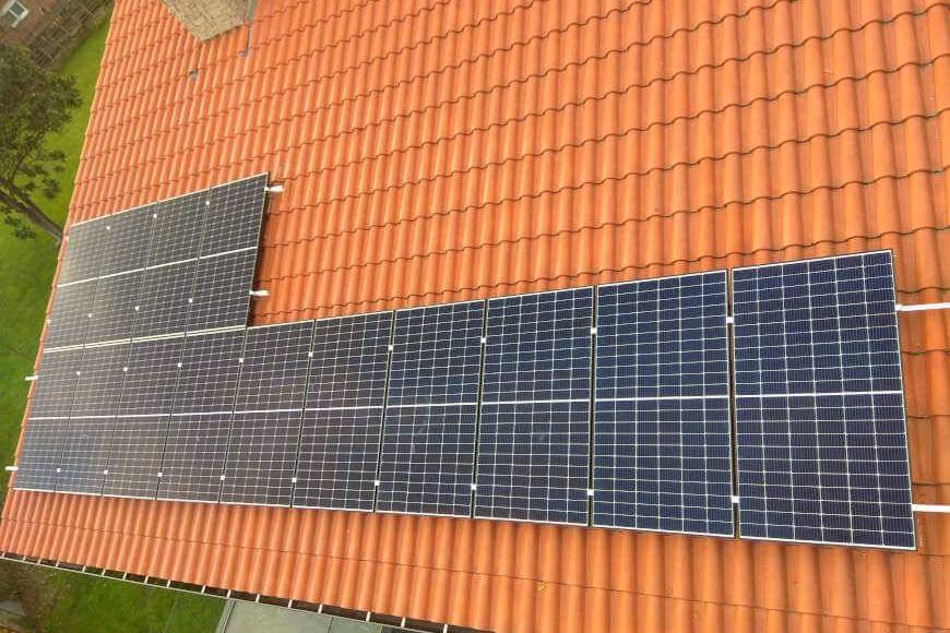 Instalación fotovoltaica de autoconsumo con acumulación en Gijón (Asturias)